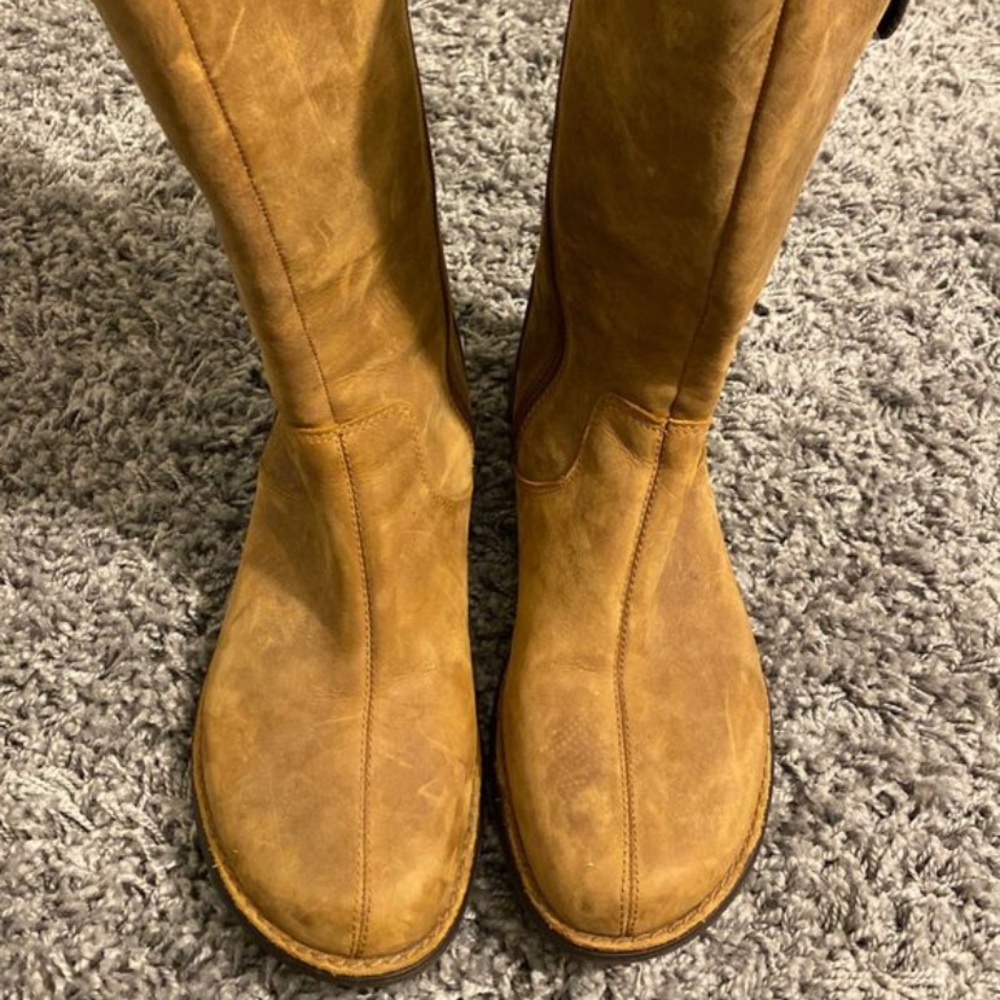 Leather boots